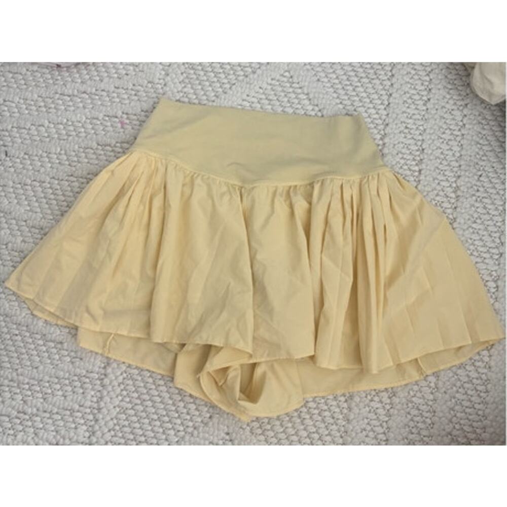 OFFLINE By Aerie Real Me Crossover Flowy Short in Butter Yellow Size Medium - Picture 2 of 6